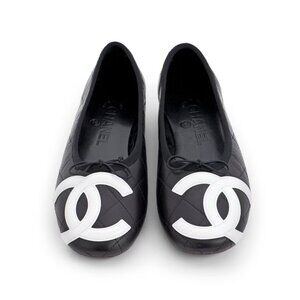 ISO CHANEL CAMBON FLATS SIZE 7-8 US IN BLACK !! NFS